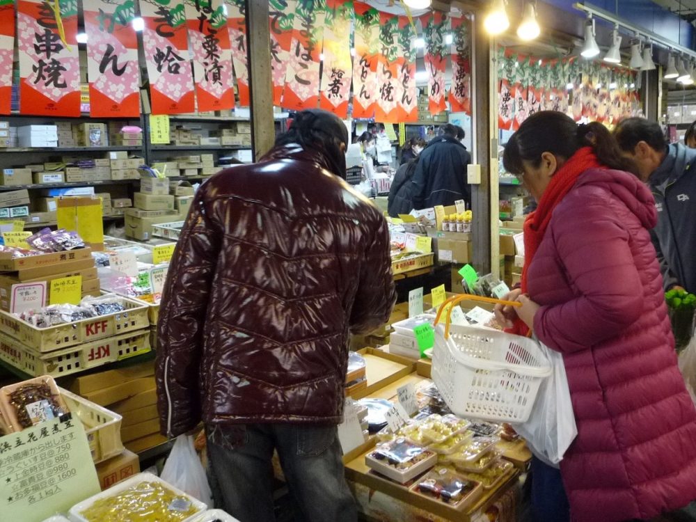 お祝いの料理に必要な食材を豊富に揃えております